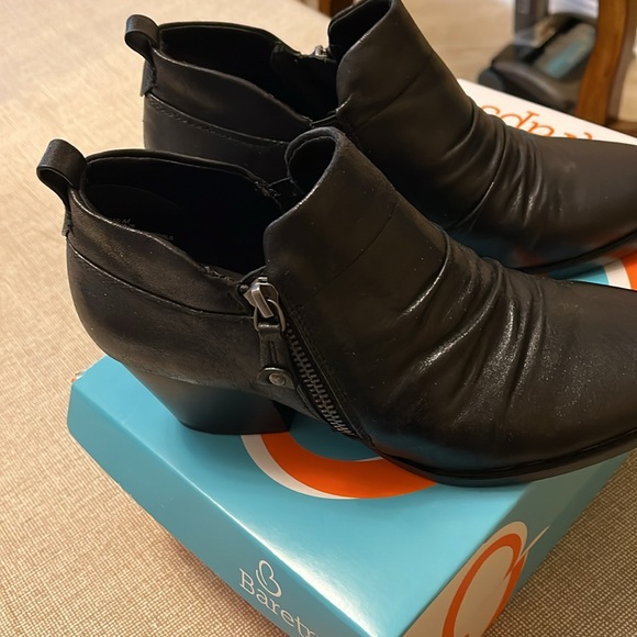 Baretraps women’s ankle bootie - Picture 2 of 4